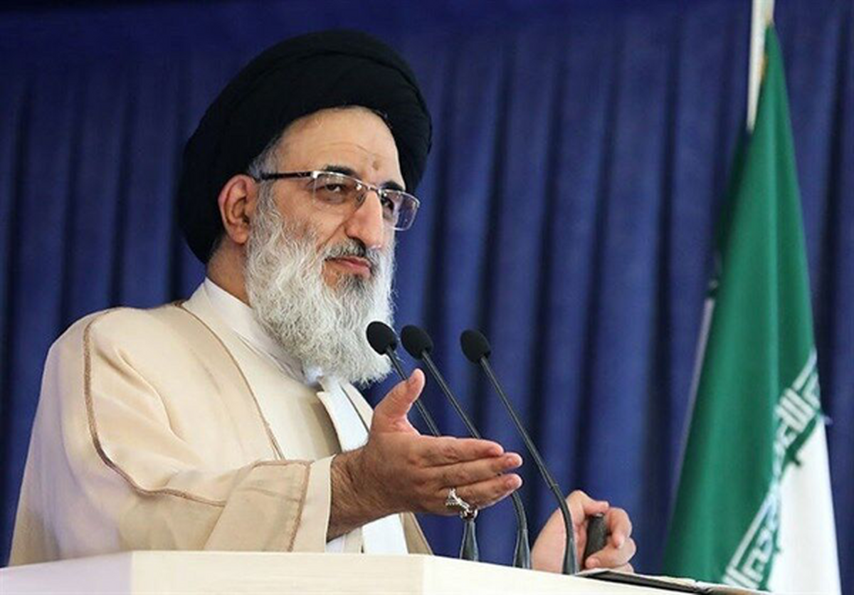 حمله تند امام جمعه کرج به ظریف و پزشکیان و حمایت از دولت رئیسی