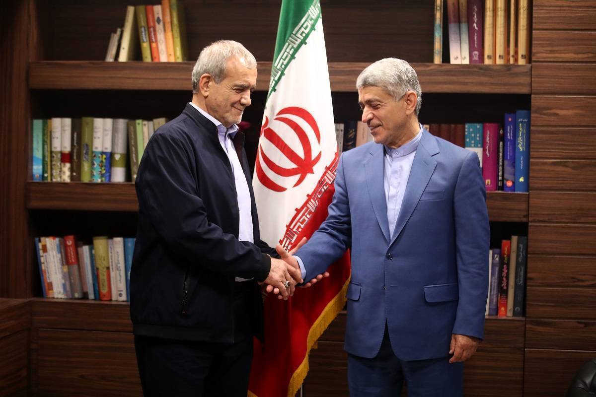 برنامه دولت پزشکیان برای کارمندان، حقوق بگیران و کسبه چیست؟