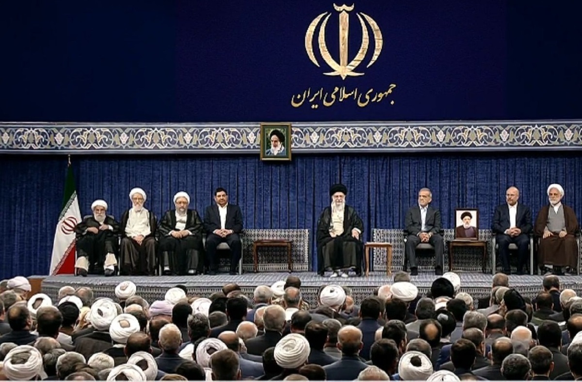 غیبت محمود احمدی نژاد در مراسم تنفیذ حکم مسعود پزشکیان؟