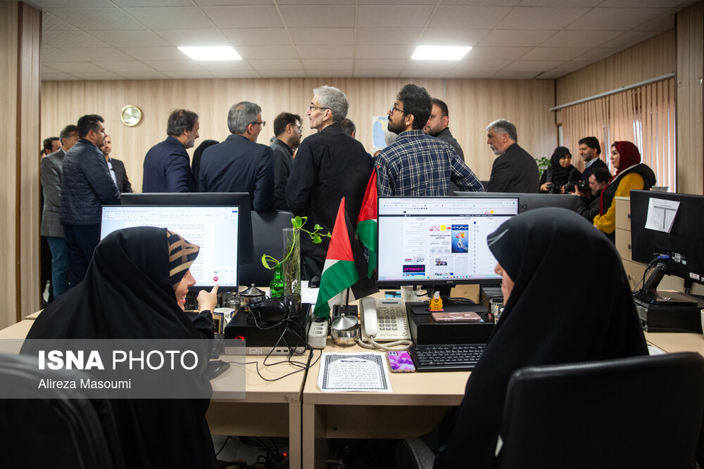 مراسم سی سالگی روزنامه ایران با حضور معاون اول رییس جمهور