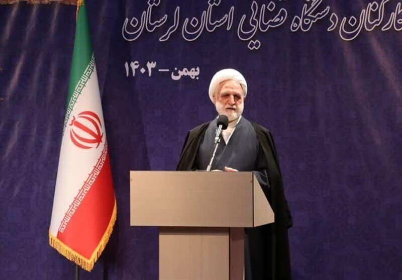 استکبار جهانی دهه‌ها منابع کشور را غارت می‌کرد/ انقلاب برای کشور استقلال آورد