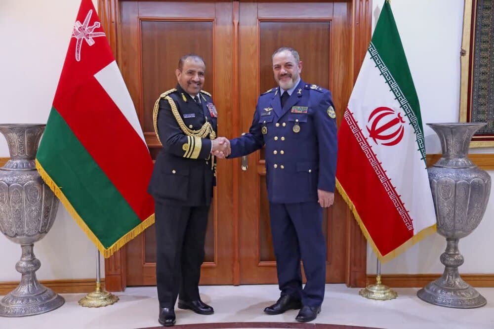 بررسی راهکارهای توسعه همکاری‌ دفاعی میان ایران و عمان