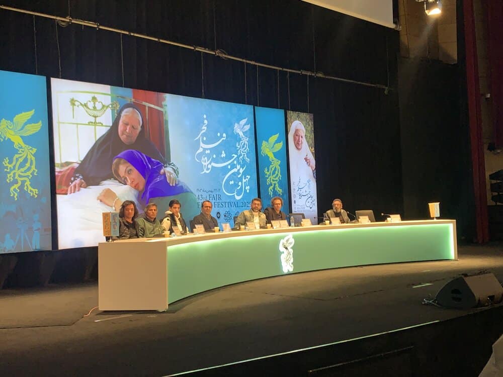 کارگردان «فریاد» از پاسخ به سوالات خبرنگاران شانه خالی کرد