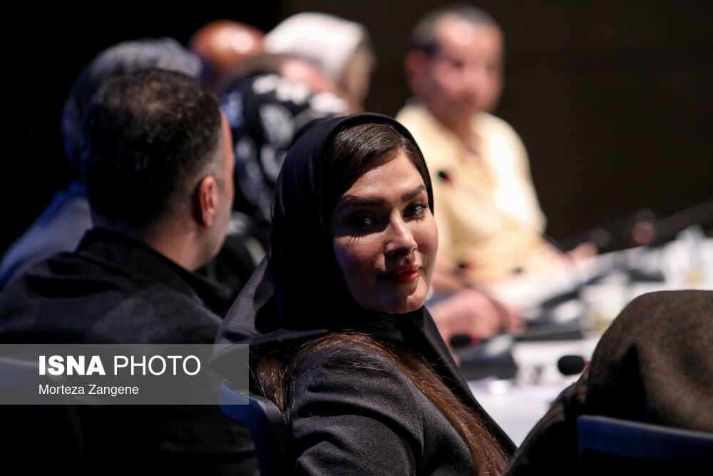 گِله ساناز سعیدی از کوتاه شدن نقش همسر «شهید قهاری» و سکوت کارگردان «پیش‌مرگ»