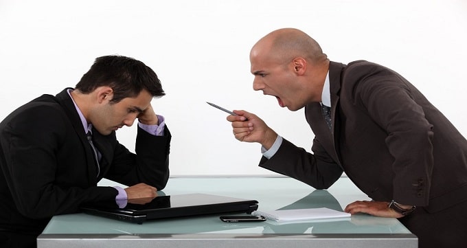 شرایط قانونی برای شکایت از فحاشی: چه زمانی شکایت پذیرفته می شود؟