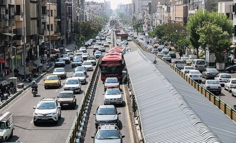 انتقاد عضو شورای شهر تهران از تردد خودروهای مسئولین در خطوط ویژه