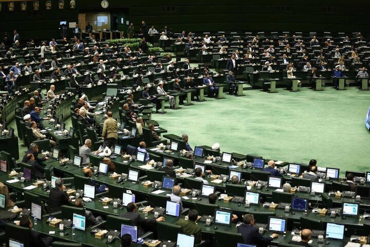 جلسه ویژه مجلس برای مقابله با گرانی و تورم؛ نمایندگان چه گفتند؟