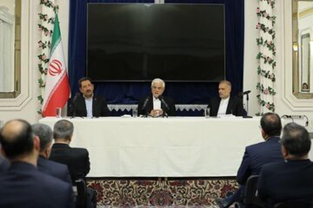 عارف: مواضع روسیه در فعال سازی مکانیسم ماشه برای ما مهم بود