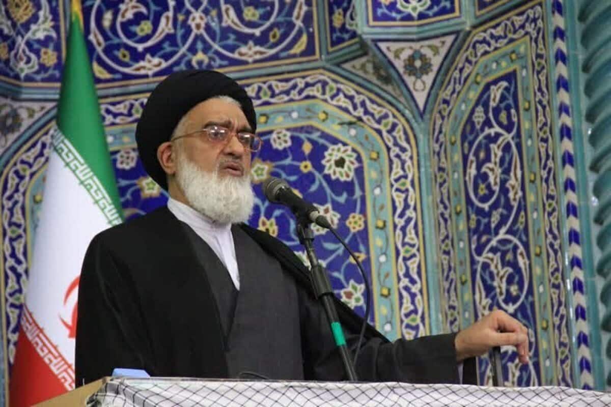 امام جمعه قم: بارش‌های پر برکت تاثیر اقامه نماز باران است