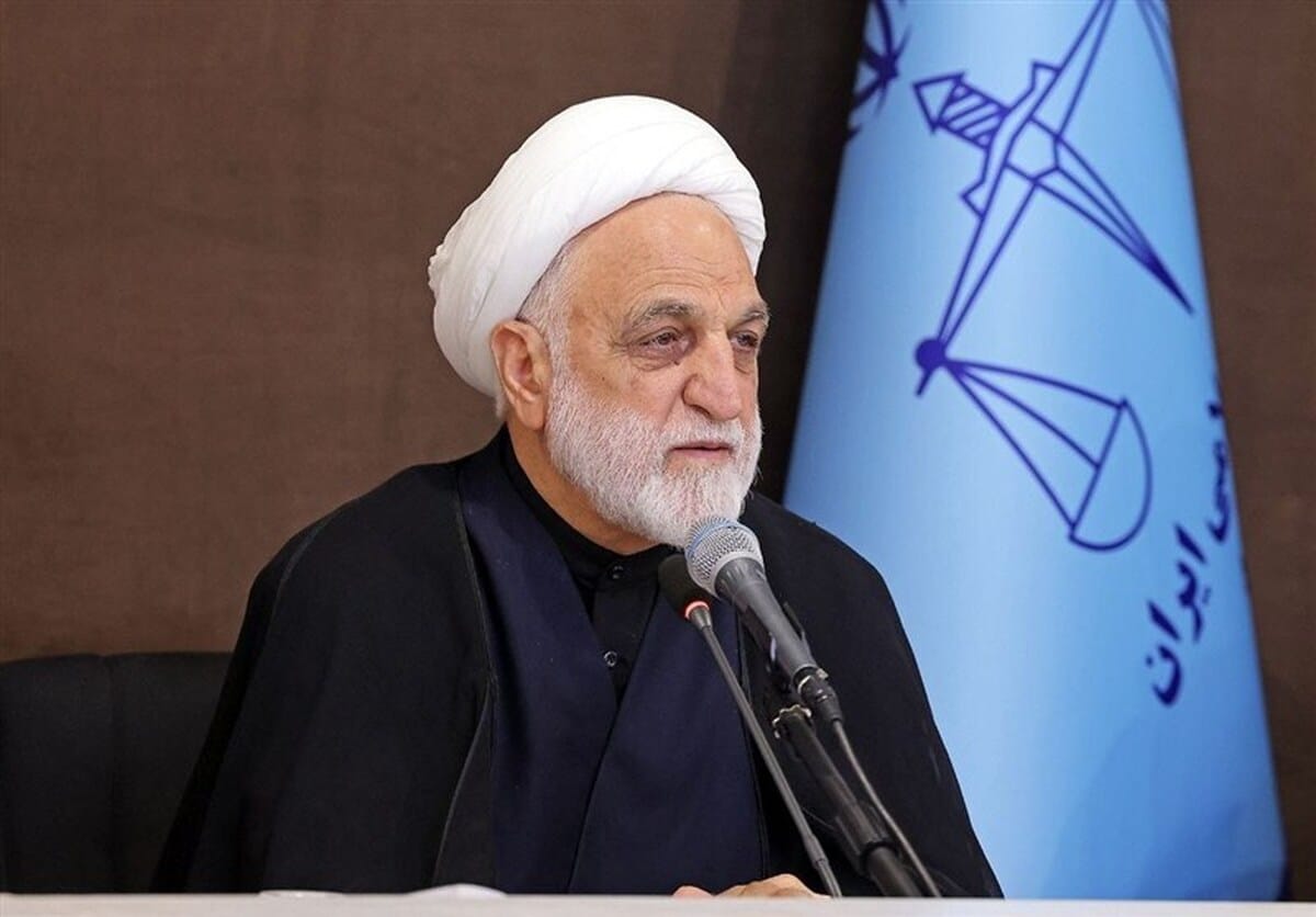 رئیس قوه قضاییه: با فساد و مفسدان برخورد می‌کنیم
