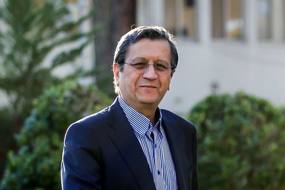 عبدالناصر همتی رئیس کل بانک مرکزی شد