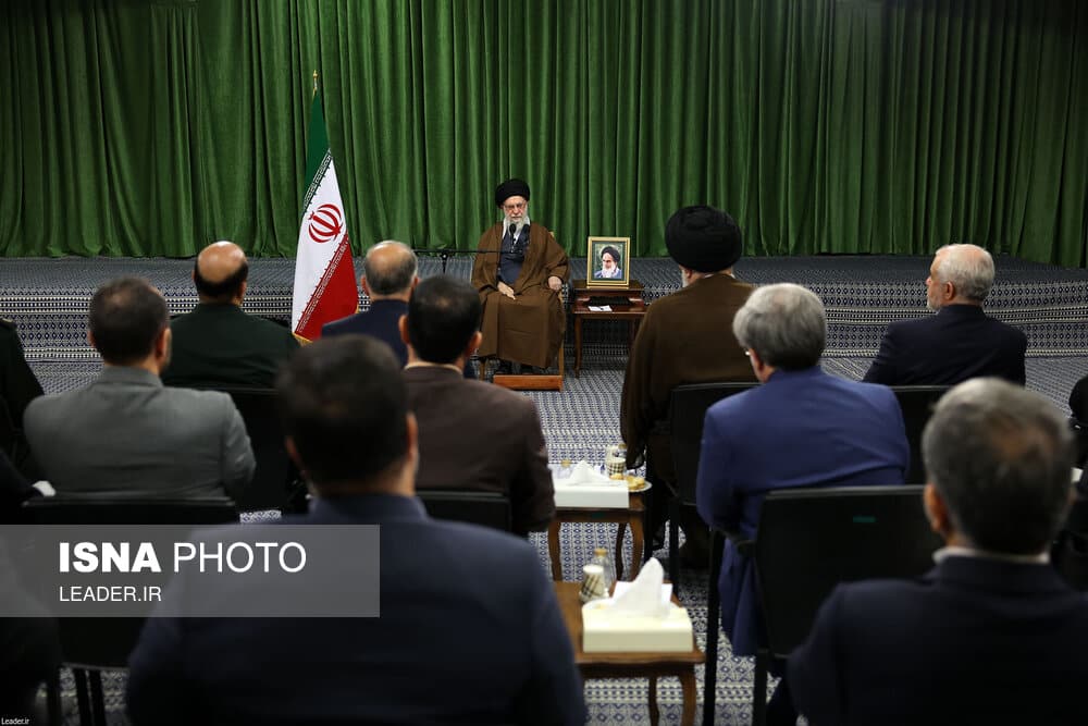 دیدار دست‌اندرکاران کنگره بزرگداشت شهدای استان البرز با رهبر انقلاب