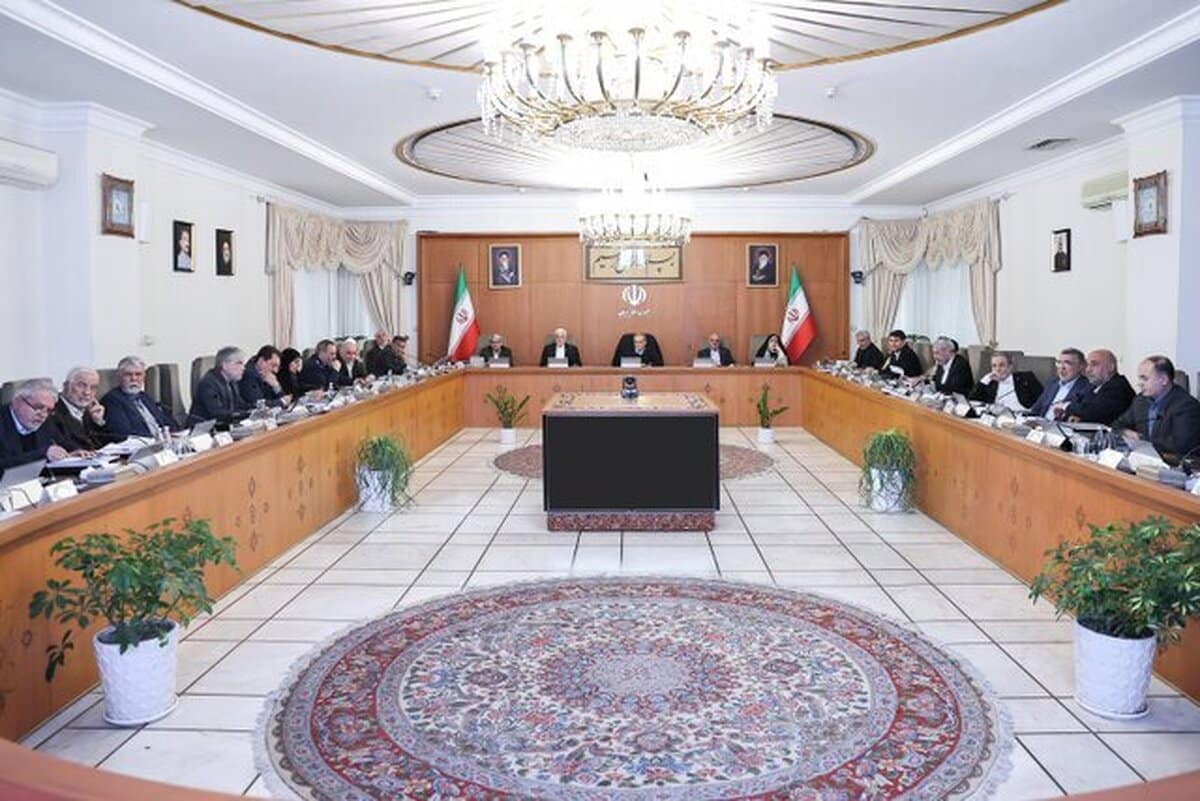پزشکیان: به لاریجانی توصیه کردم در اسرع وقت محدودیت اینترنت برطرف شود / جزئیات دیدار رئیس جمهور با رهبری
