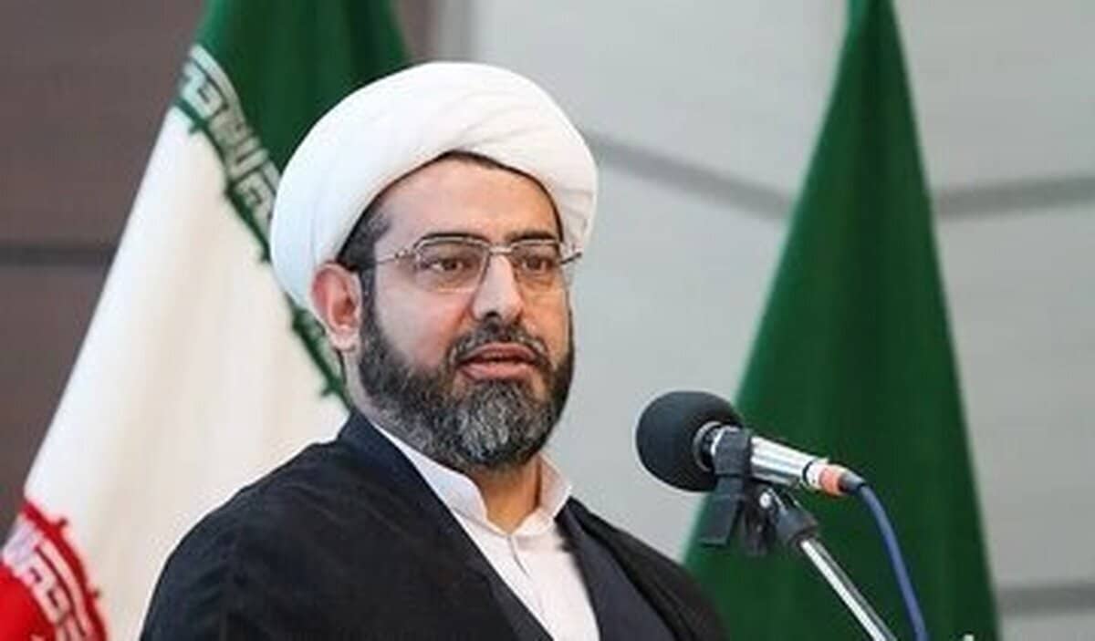 امام جمعه اهواز: مردم آمریکا روی دیوارهایشان نوشتند سید علی خامنه‌ای به داد ما برس!/ اعتراض نباید خیابانی باشد!