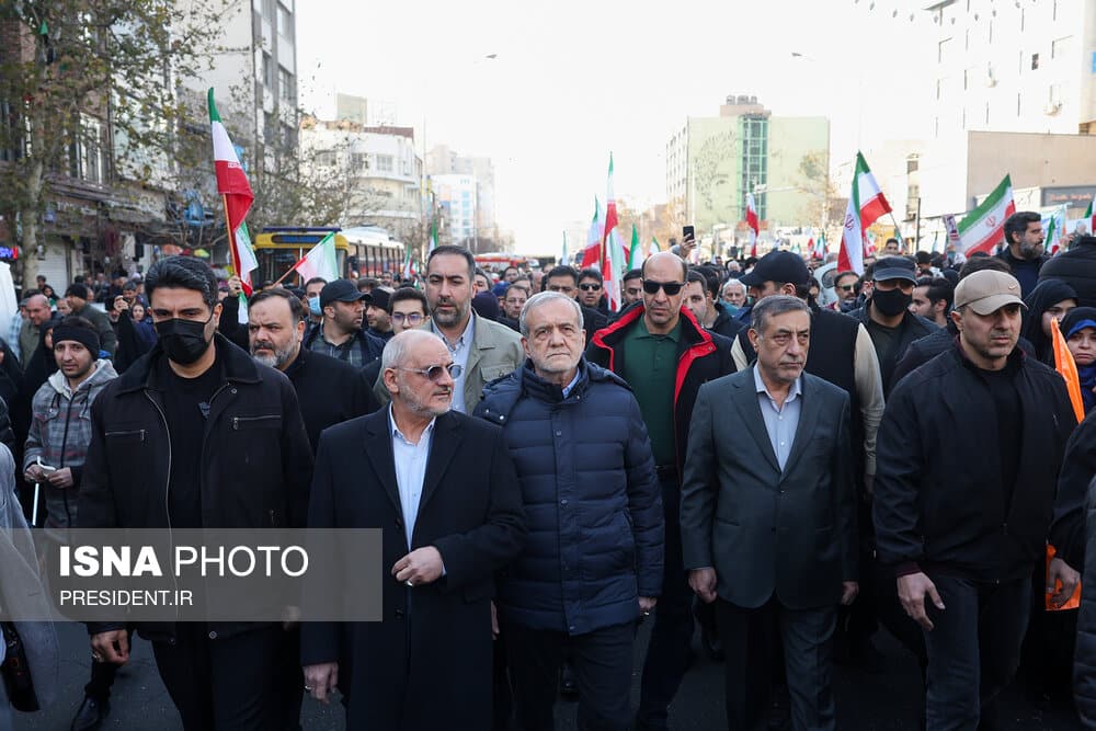 پزشکیان: ملت ایران، ما را در مسیر خدمتگزاری بیشتر به کشور مصمم‌تر کرد