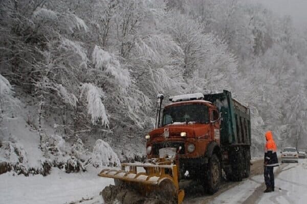 معاون راهداری: راه ۱۶۰ روستای آذربایجان شرقی بسته است