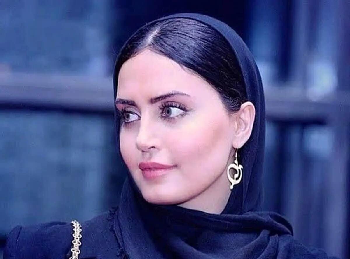 حمله مجری «پاورقی» به الناز شاکردوست پس از خبر خداحافظی‌اش