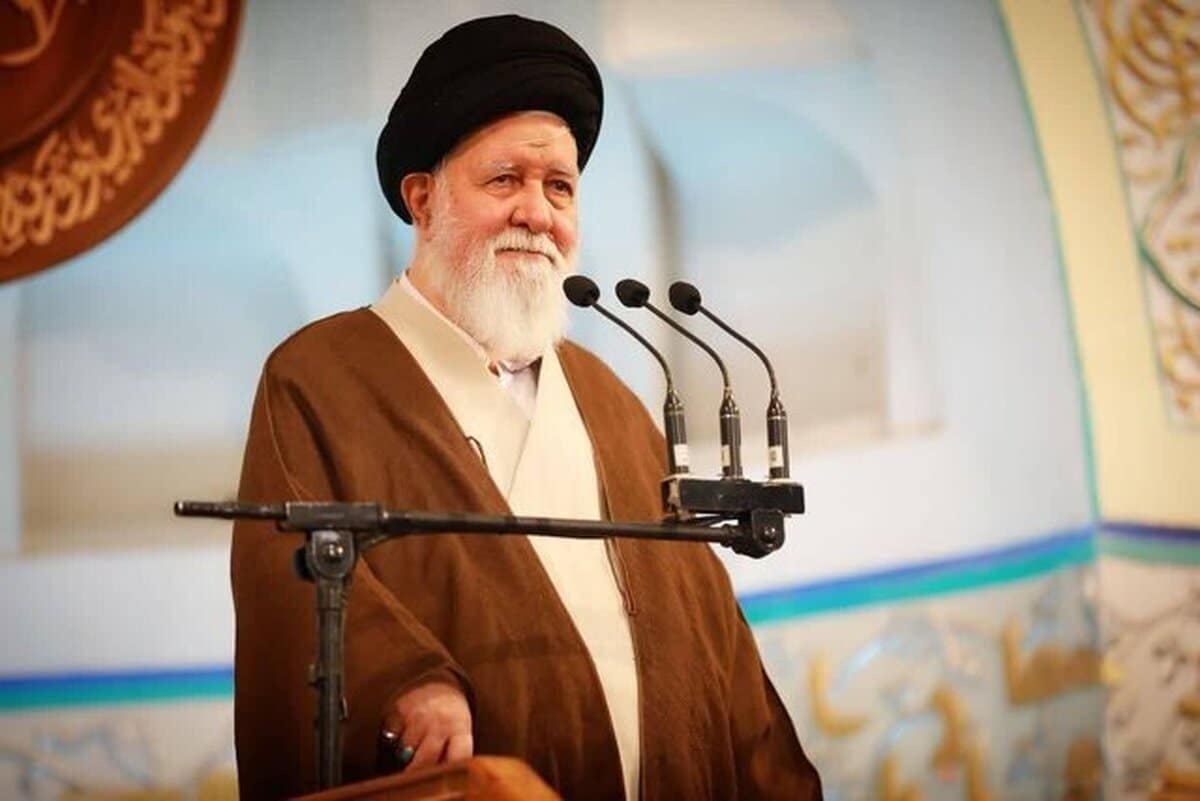 حمله علم‌الهدی به اعتراضات دانشجویی: نباید بخاطر ۴ عنصر ناپاک و متعفن اجنبی‌پرست دانشگاه را مجازی کنید
