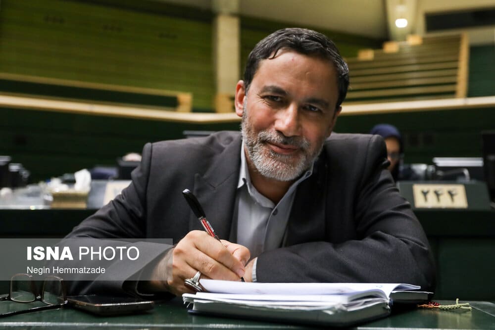 نماینده مجلس: حقوق های حداقلی در سال آینده ۴۳ درصد افزایش می یابد