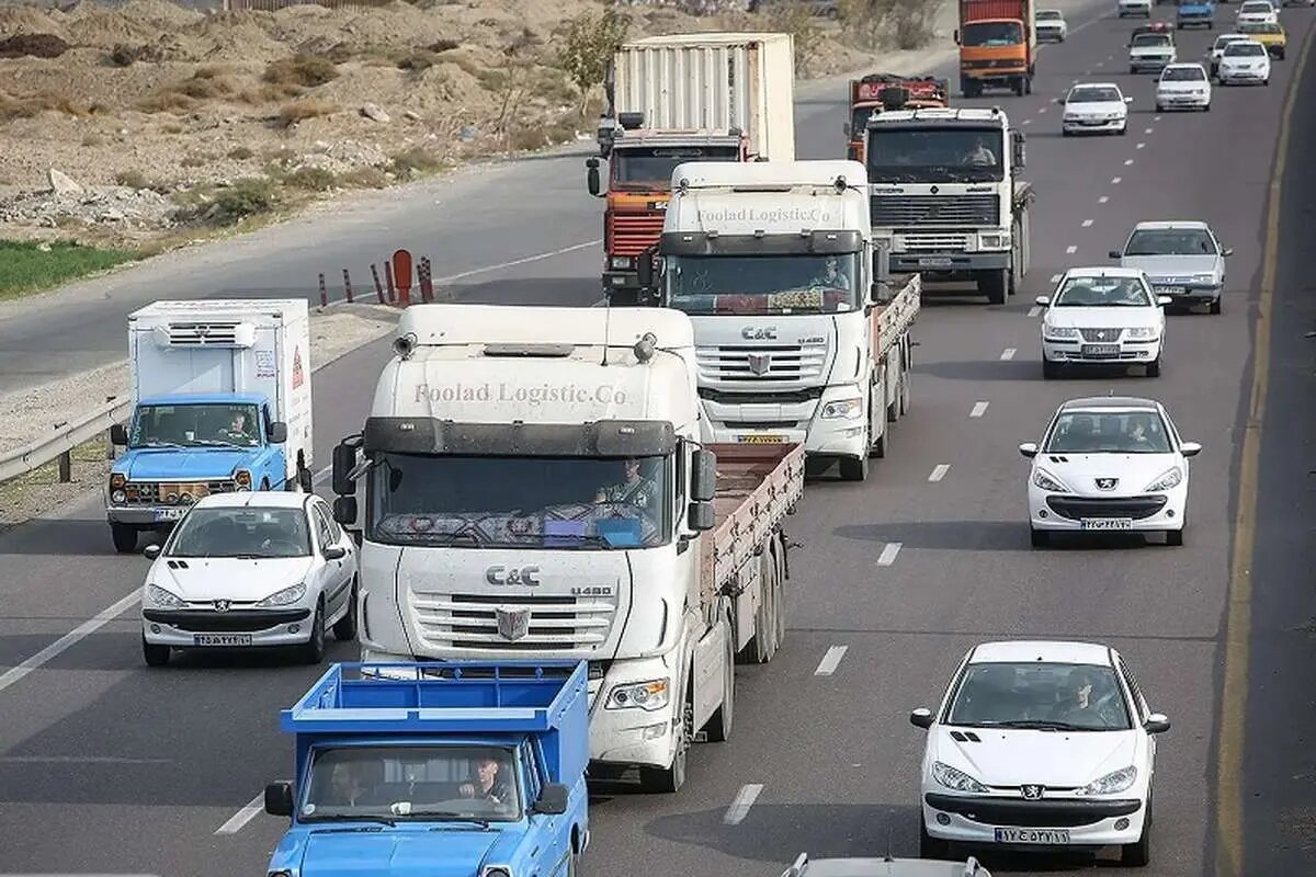 دستور وزیر راه برای اختصاص سوخت مضاعف به رانندگان کالاهای اساسی