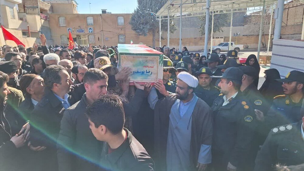 پیکر دو شهید مدافع وطن در لرستان تشییع شد