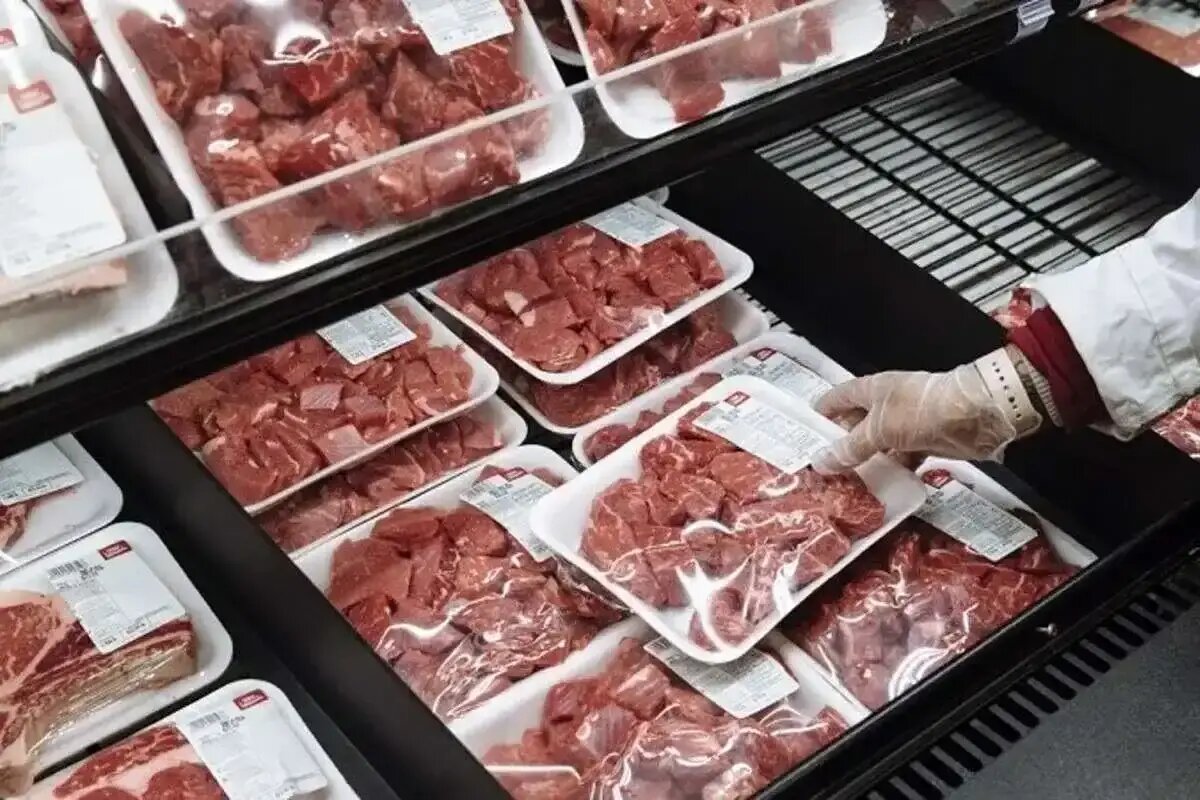 عرضه گسترده مرغ، گوشت و برنج در فروشگاه ها