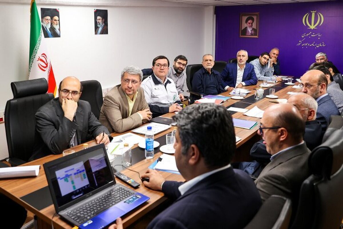 پزشکیان: مردم باید شرایط کشور و محدودیت‌های موجود را درک کنند!