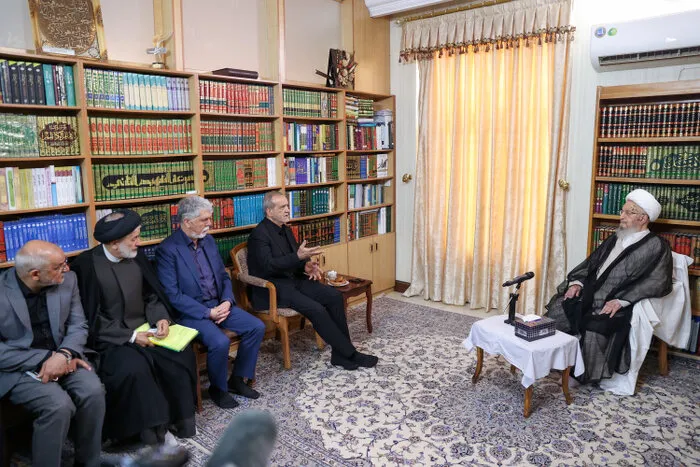 دیدار پزشکیان با مکارم شیرازی