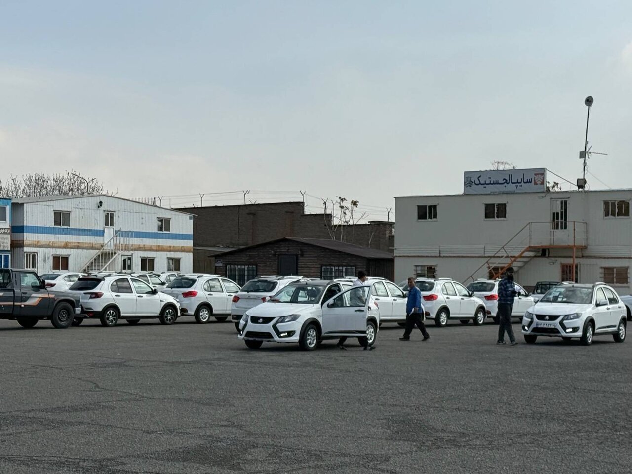 واردات خودرو در منطقه آزاد فقط برای فعالان اقتصادی مجاز است
