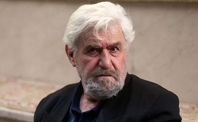 سنگ مزار عنایت بخشی حاشیه ساز شد