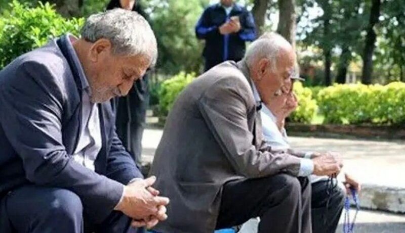 معوقات این گروه از بازنشستگان هنوز پرداخت نشده است/ زمان‌بندی پرداخت معوقات فروردین اعلام شد