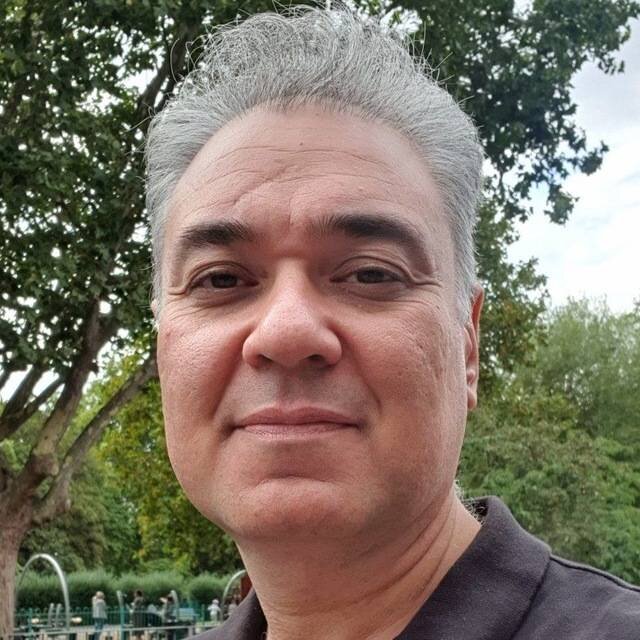 چگونه امپراتوری «کمیابی و انحصار» در برابر درخشش شیشه‌ای آزمایشگاه‌ها به چالش کشیده شد