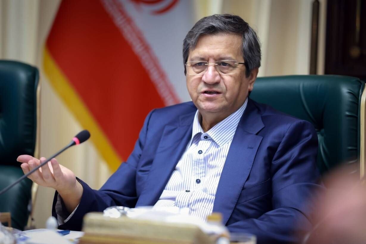 همتی: ادعای فروپاشی اقتصاد ایران توهمی بیش نیست/ اقتصاد ایران تاب‌آوری خوبی از خود نشان داد